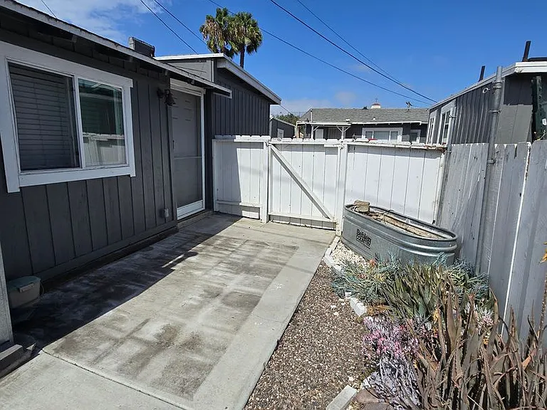 Normal Heights Recessed Studio w/ Solar + Private Gated Yard — Photo 12