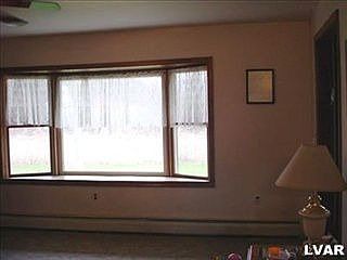 4th image of 658 Schoeneck Ave