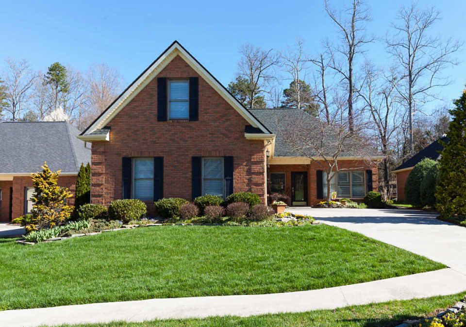 1st image of 160 Valleyview Dr #2