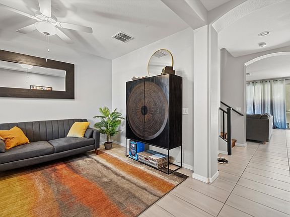 3rd image of 41291 W Somerset Dr