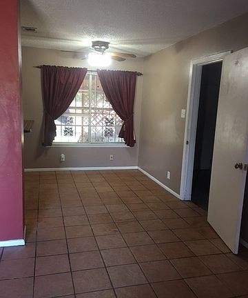 5th image of 3126 Fairmeadows St