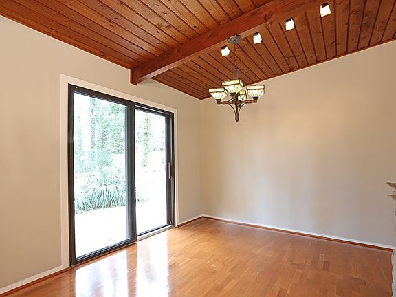 5th image of 3536 Eaglerock Dr