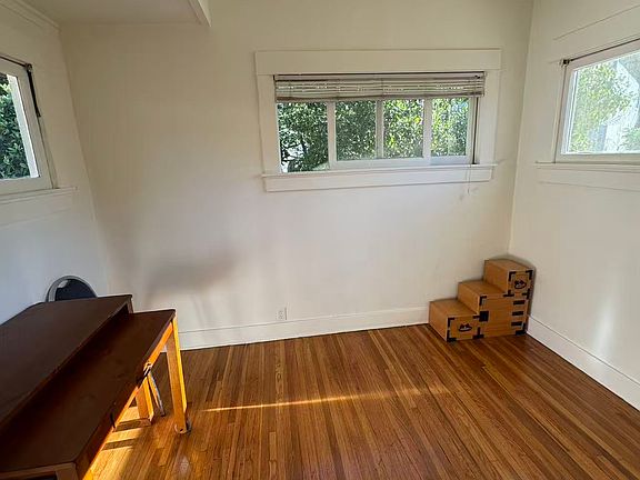 5th image of 325 Pasadena Ave #A