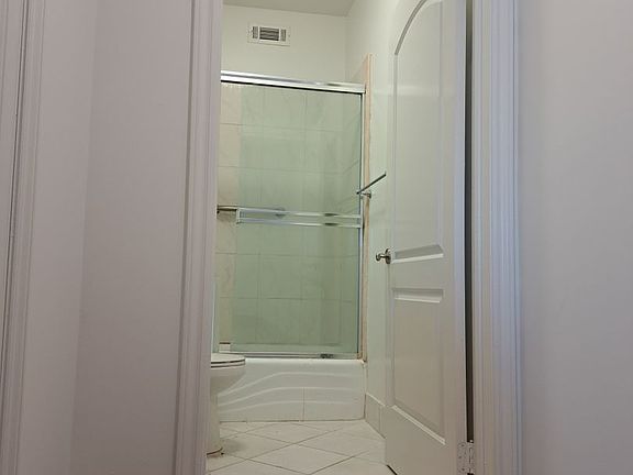 5th image of 1836 Parnell Ave #306