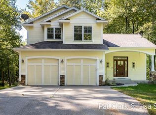 983 W Tyler Rd, Muskegon, MI 49445