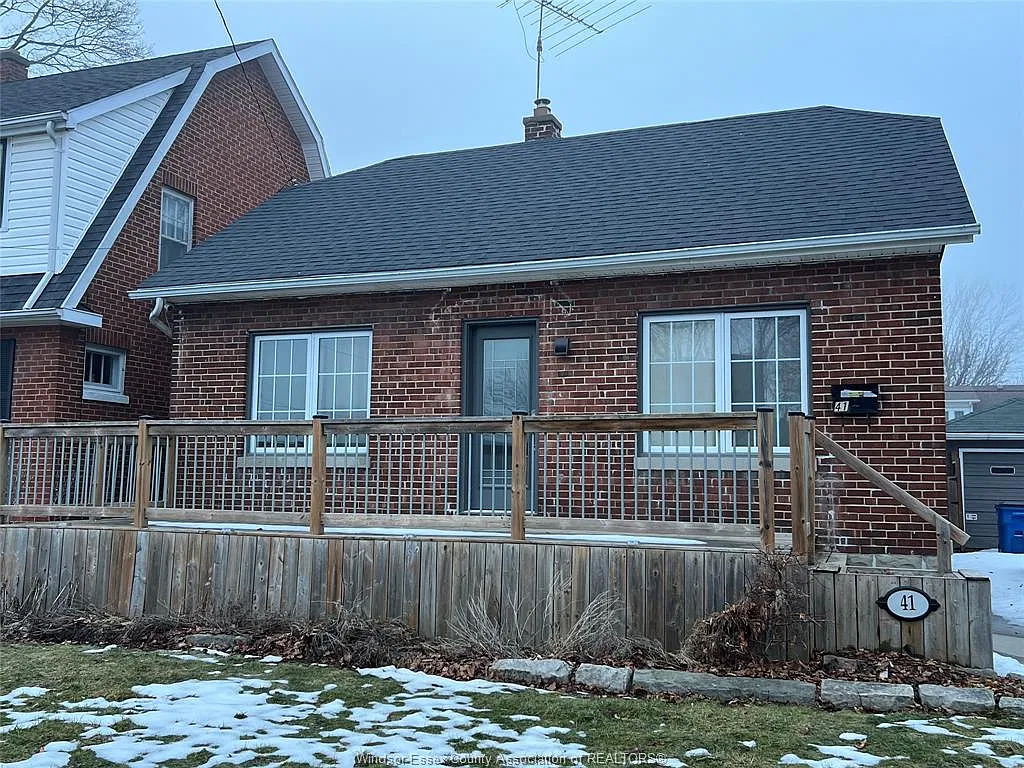 2 bed, $800 — Photo 1