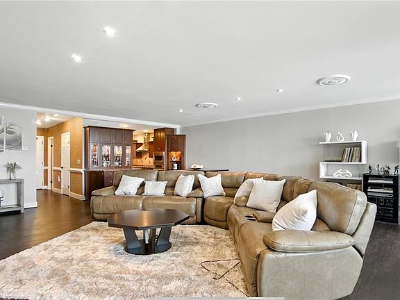 5th image of 40 Rader St APT 504