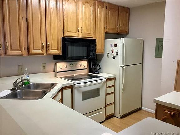 3rd image of 103A Windsor Ln