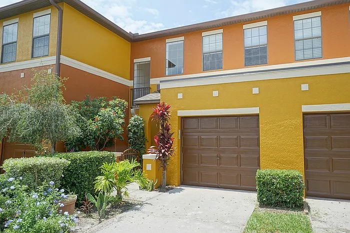 2 bed, 2.5 bath, 1290 sqft, $1,750 — Photo 2