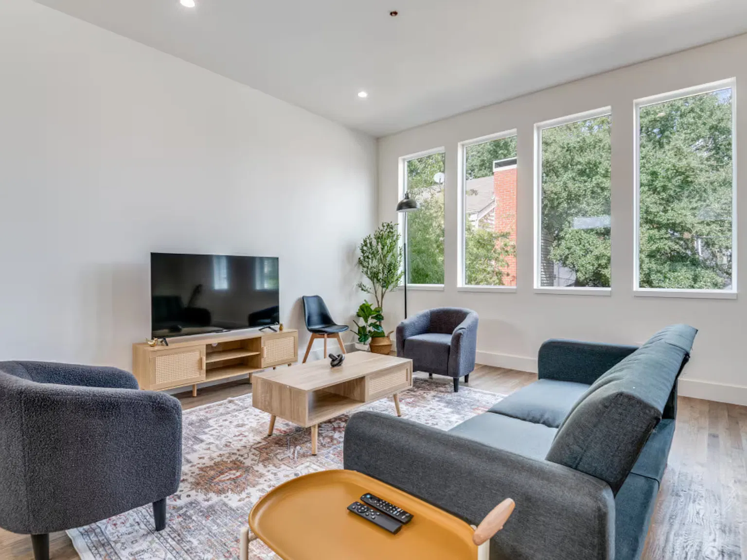 2 bed, 1766 sqft, $2,950 — Photo 3