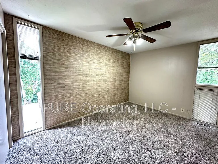 1631 N 109th Plz — Photo 34
