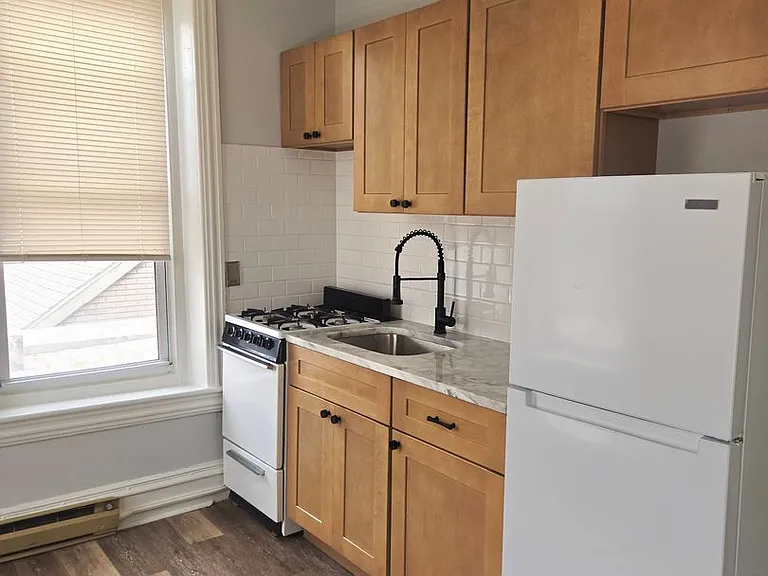 962 Hamilton St — Photo 1