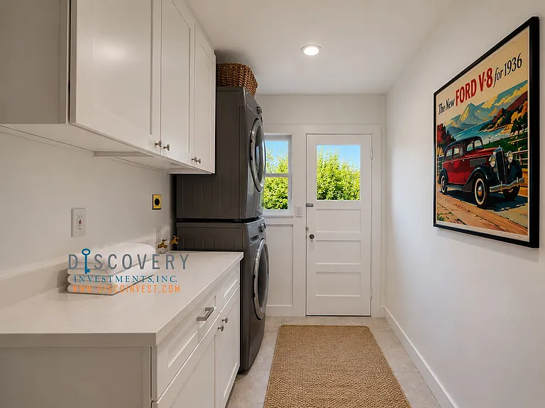 611 Clayton Ave — Photo 18