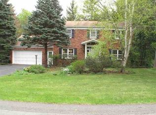 1206 Viewmont Dr, Niskayuna, NY 12309