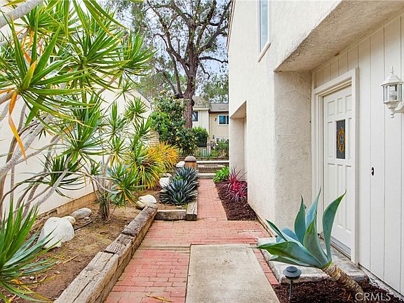 5th image of 48 Willow Tree Ln