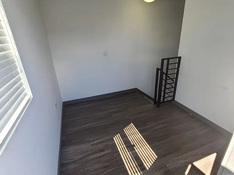 8621 Ramsgate Ave — Photo 12