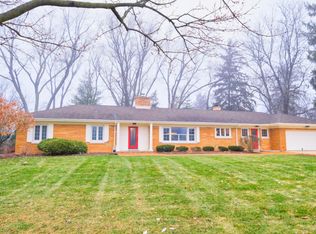 1104 Golf Ln, Wheaton, IL 60189