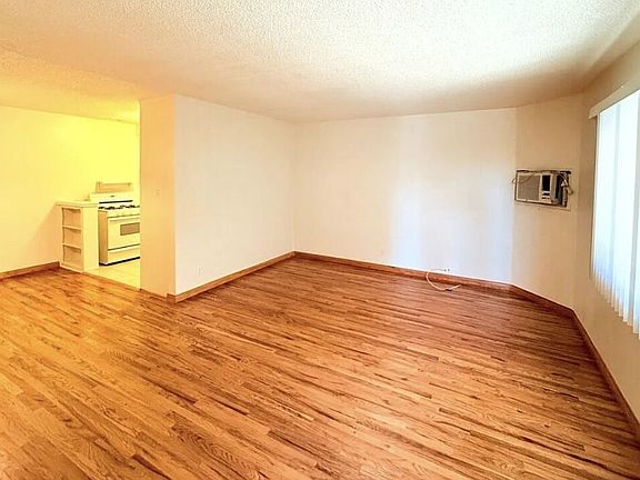 3rd image of 12325 Riverside Dr