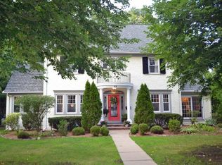 77 Homewood Ave, Allendale, NJ 07401