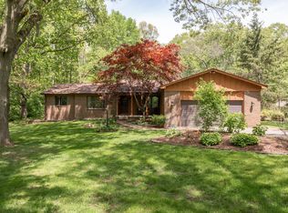 5491 Navajo Trl, Pinckney, MI