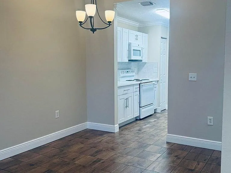 1139 Town Center Dr #11 — Photo 7