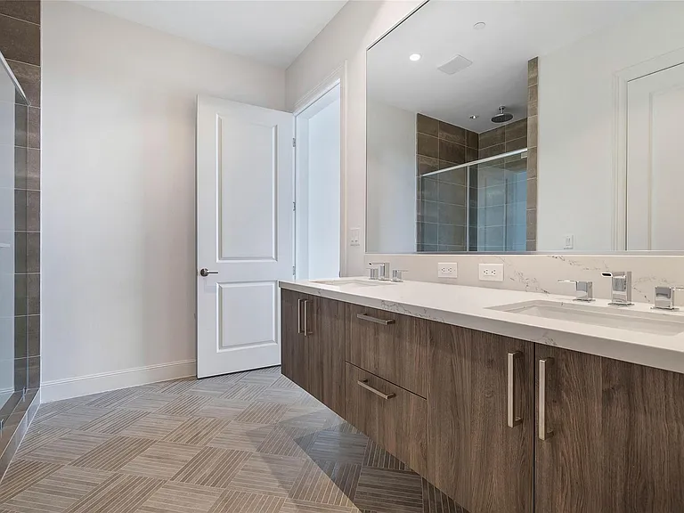 1211 Caroline St #1102 — Photo 8