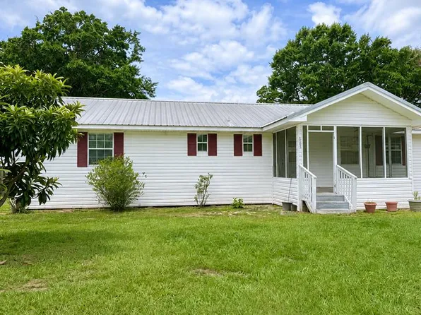 205 Riverview Dr, Wewahitchka, FL 32465
