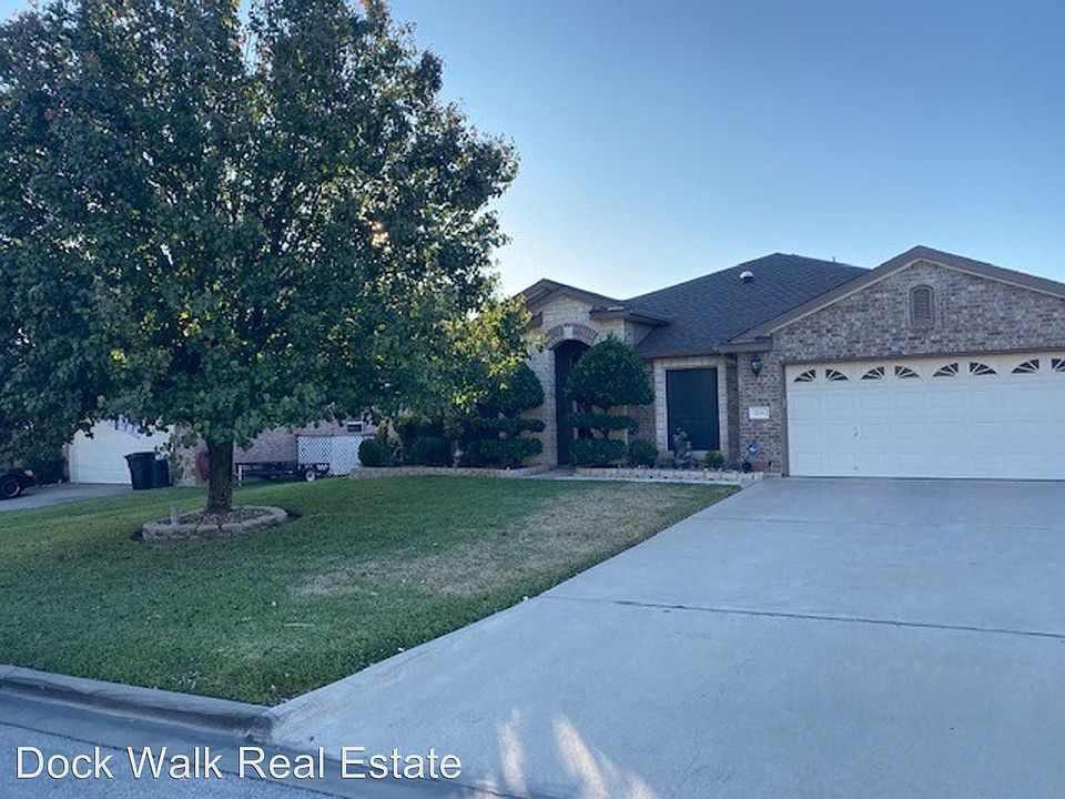 1st image of 206 W Iowa Dr