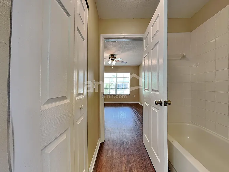 10332 Summerview Cir — Photo 12