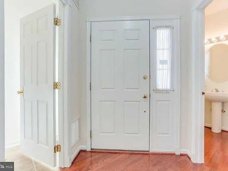 45 Caleb Ln — Photo 3