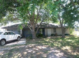 82 Northfork Rd, Victoria, TX 77904