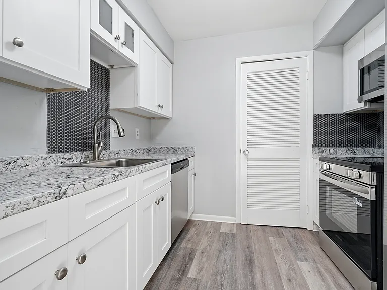 1554 Monterry Pl — Photo 5