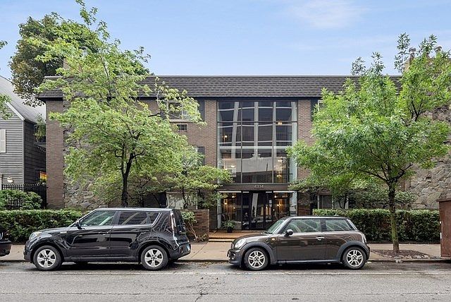 1st image of 4334 N Clarendon Ave APT 305