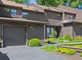 122 Woods Brooke Cir, Ossining, NY 10562
