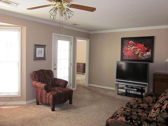 4th image of 116 Skyline Dr APT 14