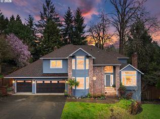 2804 Beacon Hill Dr, West Linn, OR 97068