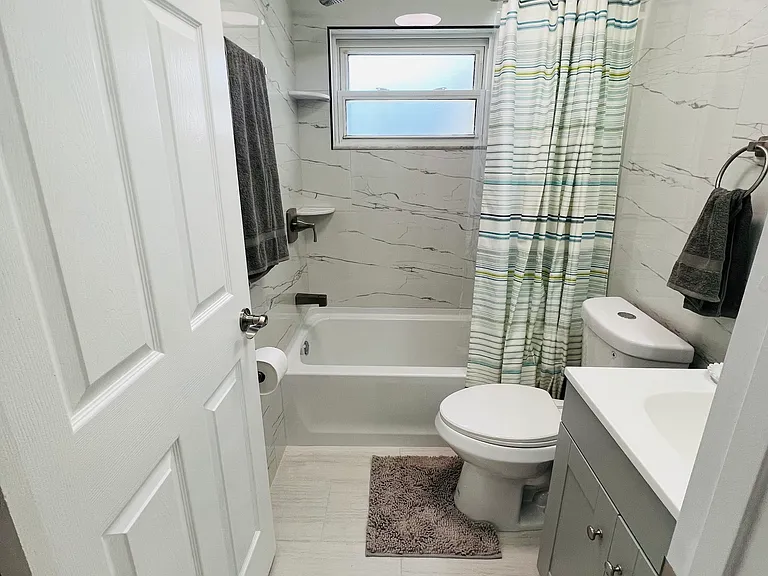 Englewood Dr NE — Photo 25