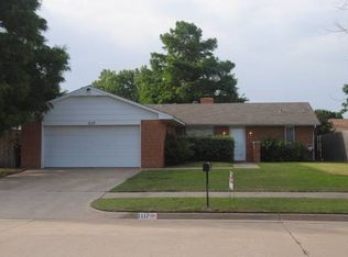 1117 NW 6th Pl, Moore, OK 73170