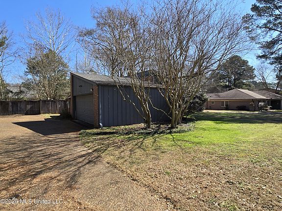 3rd image of 5422 River Thames Rd