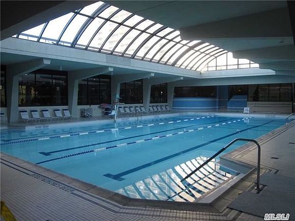 4th image of 2 Bay Club Dr APT 4Z