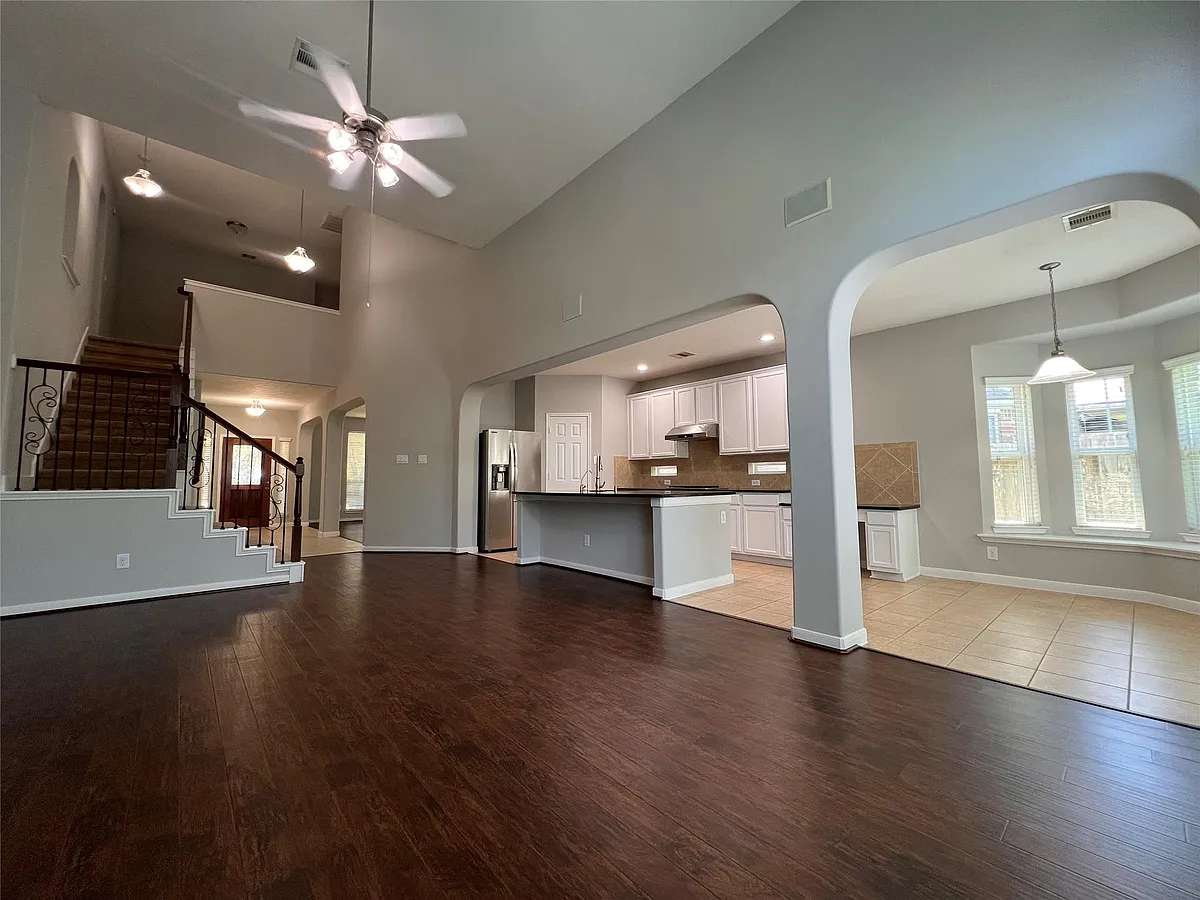 Building Photo - 6102 City Shores Ln
