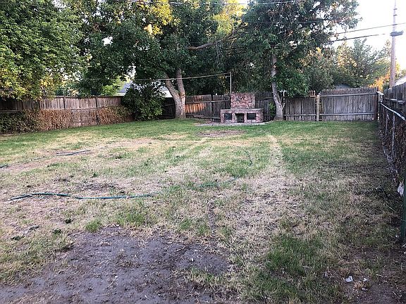 2nd image of 358 E 16th St