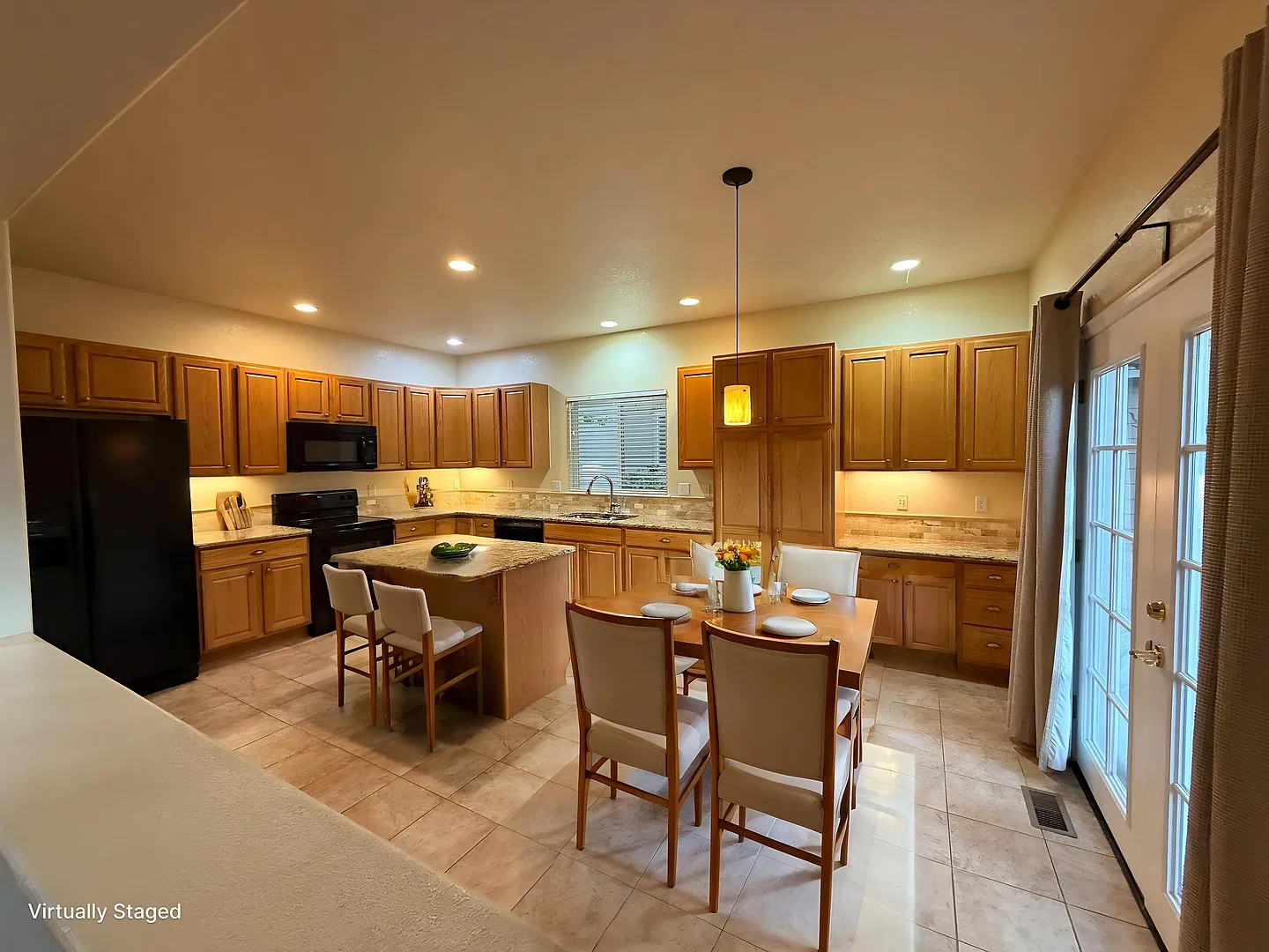 Spacious 4 Bed / 4 Bath Home in SE Aurora 3,670 Sq. Ft. with Multiple Living Areas — Photo 2