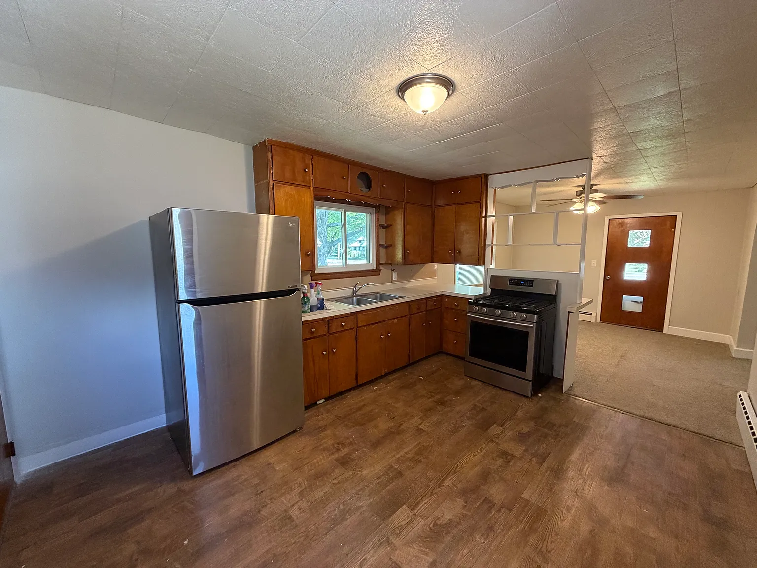 2 bed, 1100 sqft, $1,400 — Photo 2
