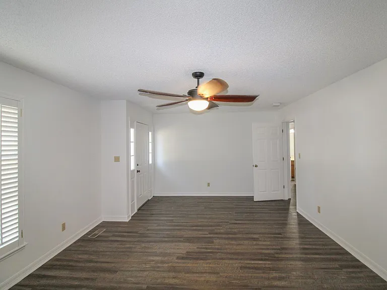 530 Rose St — Photo 4
