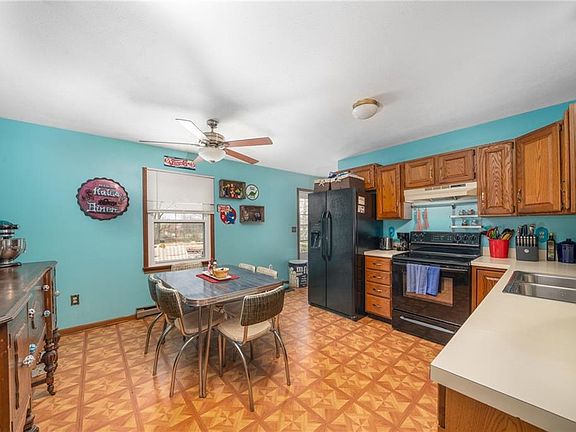 5th image of 178 Plymouth Pl