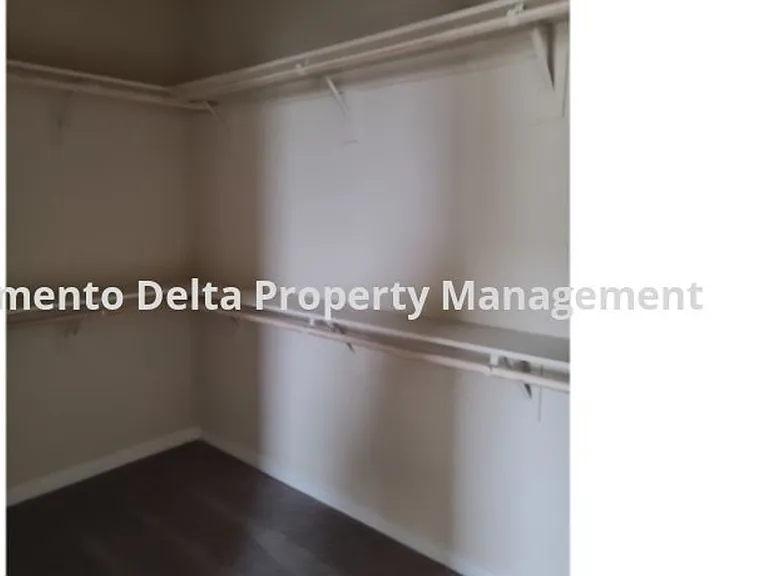4451 Ocean Ln — Photo 14