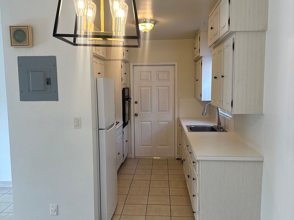 1st image of 2633 Middle River Dr #3