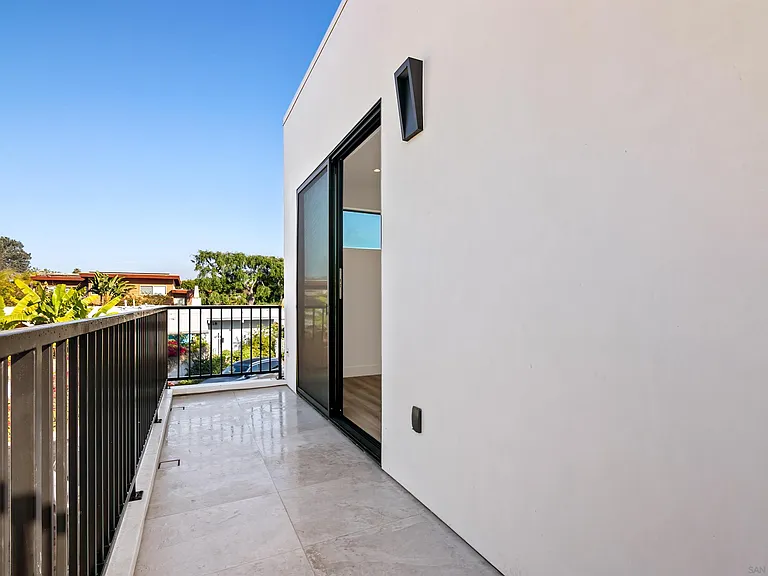 8168 Paseo Del Ocaso #8168-2 — Photo 12