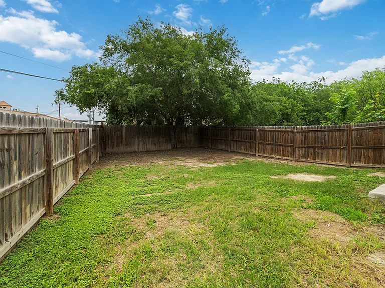 11103 Belair Dr #1 — Photo 29